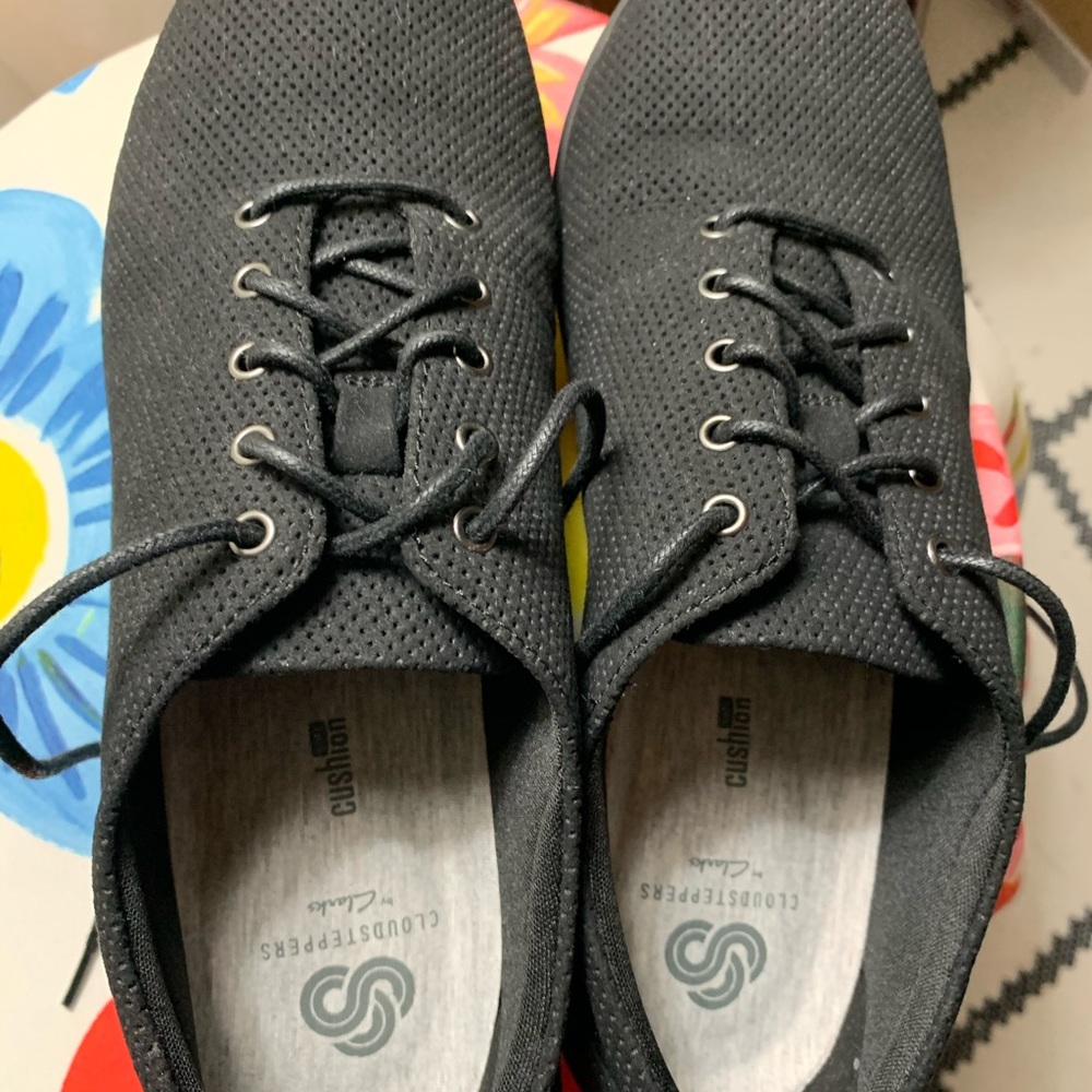 Shoes - Picture 4 of 4